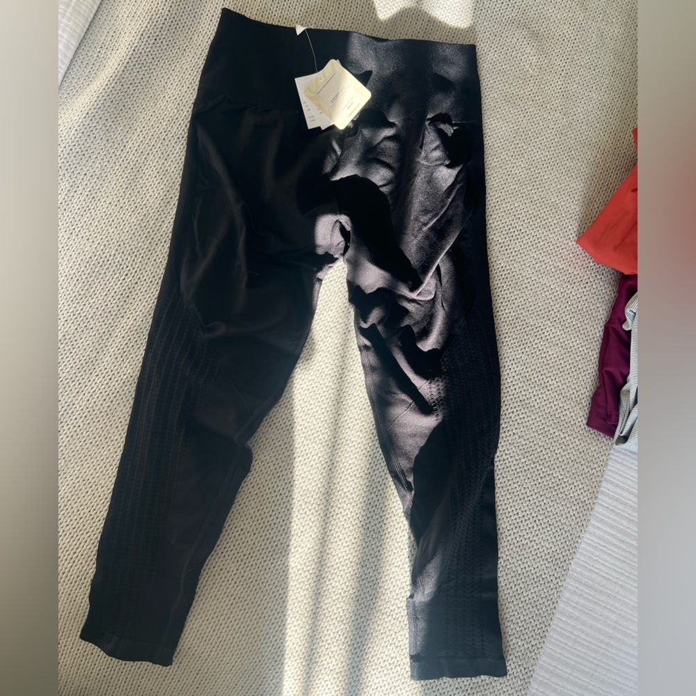 NWT Fabletics Black Sync High Waisted 7/8 L